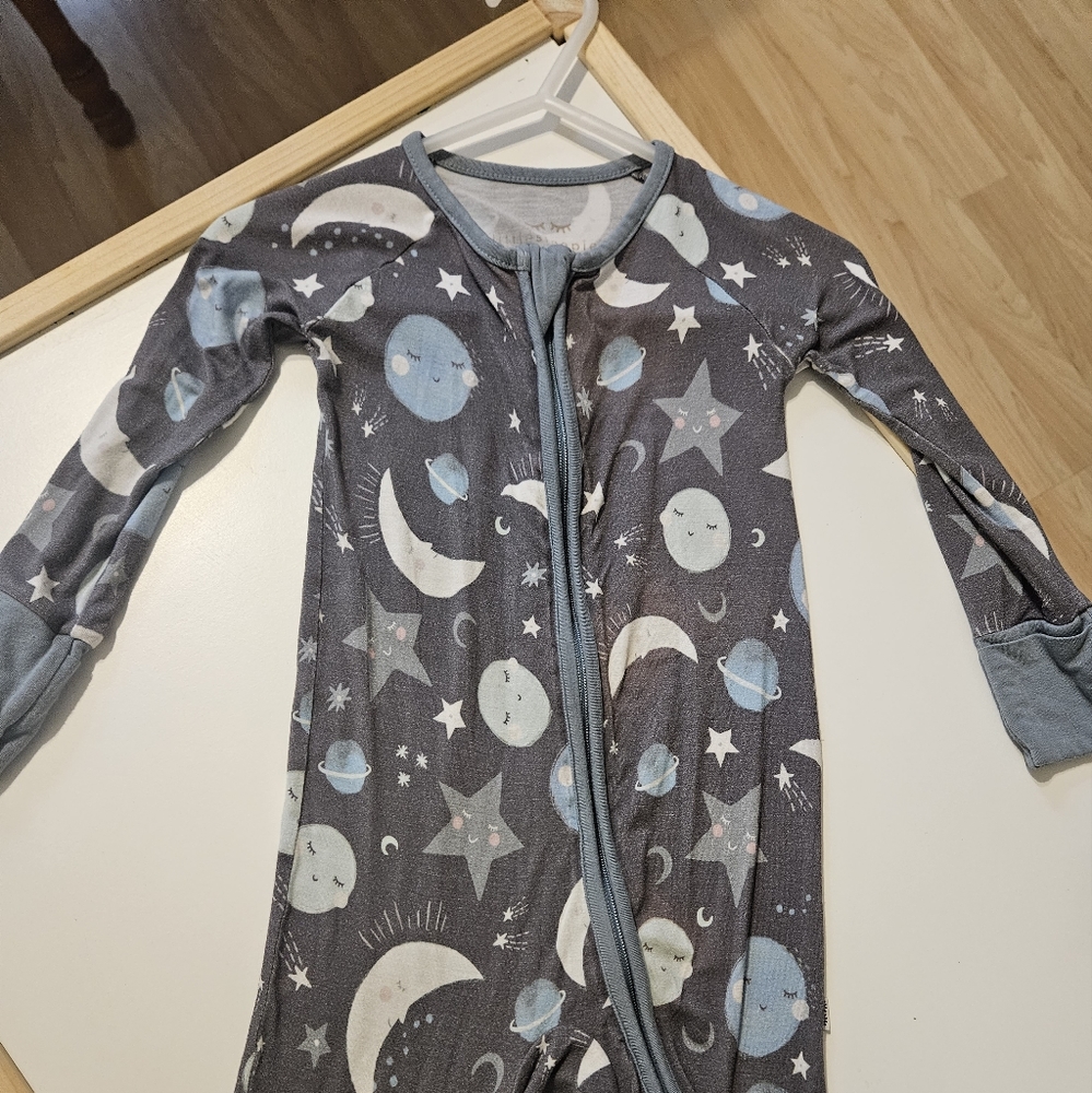 Little sleepies 6-12 to the moon and back